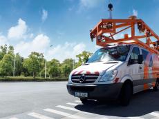 High-Tech-Fahrzeug erfasst das Straßennetz für die Gemeindeverwaltung
